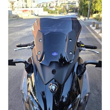 Motocam Sym Maxsym TL 508 Ön Cam 2022-2026 Model 41 cm Siyah Renkli 4 mm Sportif Motosiklet Rüzgarlık
