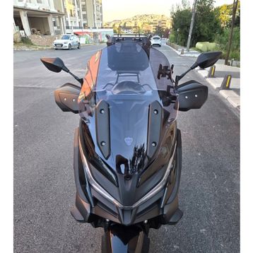 Motocam Voge SR4 Ön Cam 2022-2026 Model 54 cm Siyah Renkli 4 mm Orijinal Boylu Motosiklet Rüzgarlık