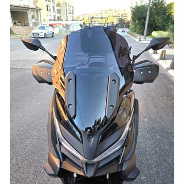 Motocam Voge SR4 Ön Cam 2022-2026 Model 54 cm Siyah Renkli 4 mm Orijinal Boylu Motosiklet Rüzgarlık
