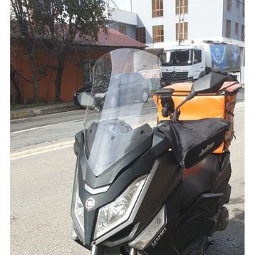Motocam Yuki T9 Strom 125 Ön Cam 2021-2026 Model 62 cm Şeffaf Renkli 4 mm Motosiklet Rüzgarlık