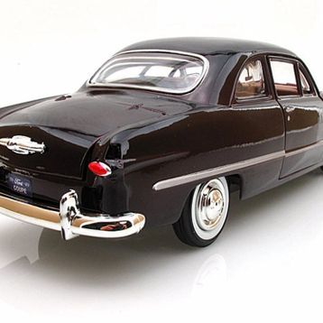 Motormax 1:24 1949 Ford Coupe -Bordo Model Araba