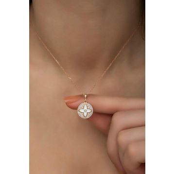 Nereze 925 Ayar Gümüş Beyaz Mineli Rüzgar Gülü Kadın Kolye