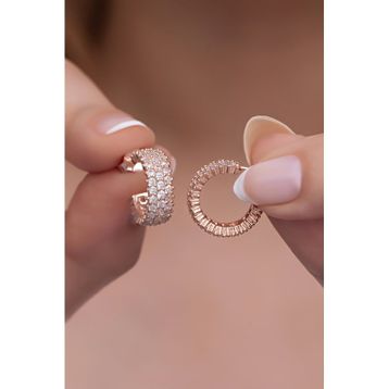 Nereze 925 Ayar Gümüş Rose 3 Sıra Beyaz Taşlı Yarım Tur Küpe