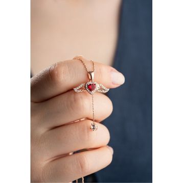 Nereze 925 Ayar Gümüş Rose Kaplama Hareketli Kırmızı Taşlı Kanatlı Kalp Kolye