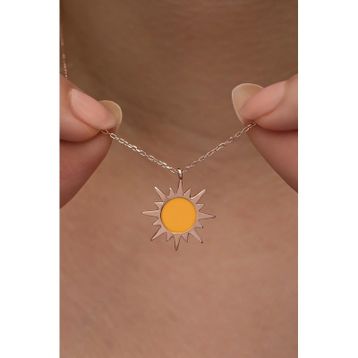 Nereze 925 Ayar Gümüş Rose Kaplama Mineli Güneş Model Kadın Kolye