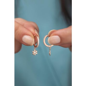 Nereze 925 Ayar Minimal Çiçek Kadın Gümüş Küpe