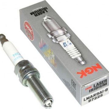 NGK LMAR9AI8 Iridium Buji