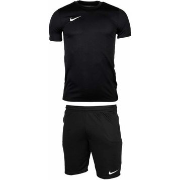 Nike BV6708-010-BV6855-010 Siyah T-Shirt ve Siyah Şort Kombin