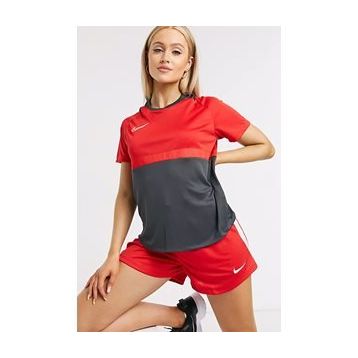 Nike BV6940-066 Kadın T-shirt
