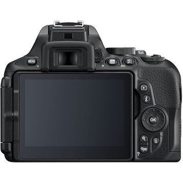 Nikon D5600 AF-P 18-55 - 70-300mm DSLR Fotoğraf Makinesi