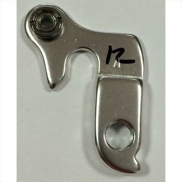 OEM 12 Kadro Kulağı