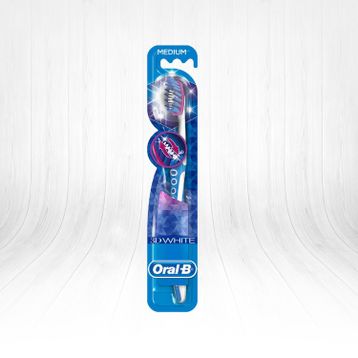 Oral-B 3D White Luxe Pro Flex Medium Diş Fırçası