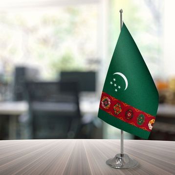 Özgüvenal 15x22.5 cm Direksiz Türkmenistan Masa Bayrağı