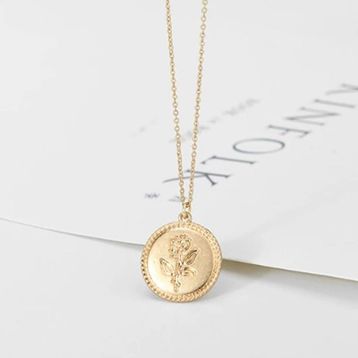 Pigado Gül İşlemeli Altın Sarısı Metal Trend Kolye