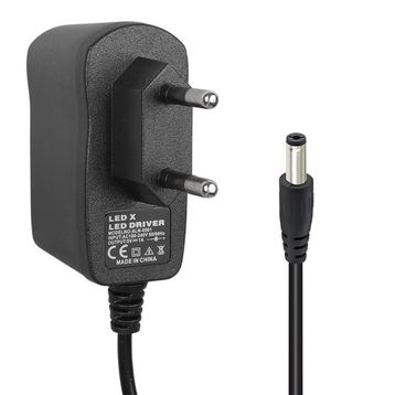 Powermaster Pm-5737 5 Volt - 1 Amper 3.5x1.35 mm Uçlu Plastik Kasa Priz Tipi Adaptör