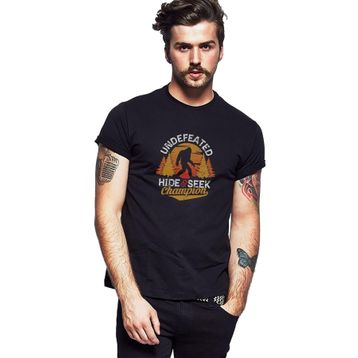Qivi Silhouette Undefeated Hide And Seek World Baskılı Siyah Erkek Örme T-shirt