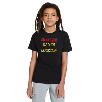 Qivi Stand Back Dad Is Cooking Baskılı Unisex Çocuk Siyah T-shirt