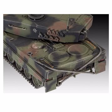 Revell 03311 SLT Elefant Leopard Maket