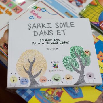 Şarkı Söyle Dans Et - Onur Erol