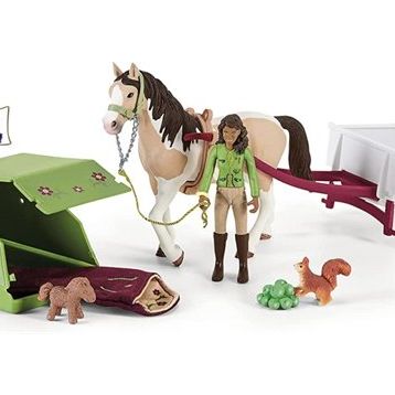 Schleich 42533 At Kulübü Sarah'ın Kamp Macerası Figür