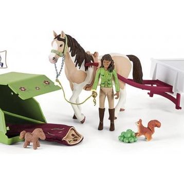 Schleich 42533 At Kulübü Sarah'ın Kamp Macerası Figür