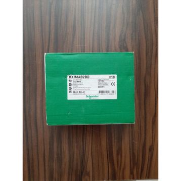 Schneider RXM4AB2BD 24VDC 4K 6A Röle