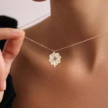 Sembol Gold Altın Kalpli Yonca Kolye
