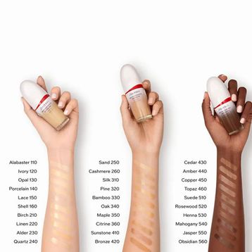 Shiseido Revitalessence Skin Glow 250 Sand 30 ml Fondöten