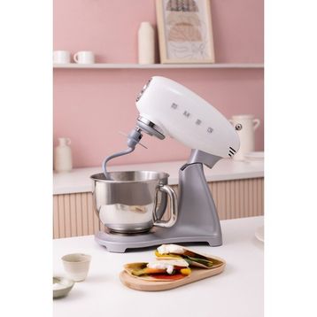 Smeg SMF04WHEU Beyaz Hamur Yoğurma Makinesi