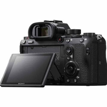 Sony A7R III Aynasız Fotoğraf Makinesi