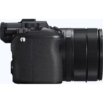 Sony RX10 V Dijital Fotoğraf Makinesi