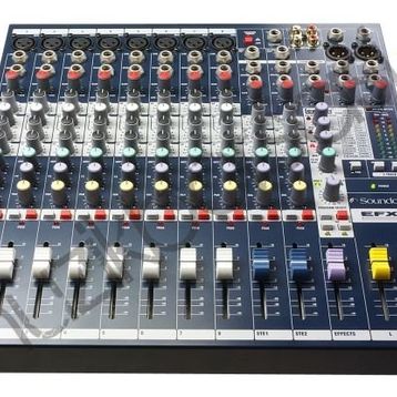 Soundcraft EFX8 Deck Mikser