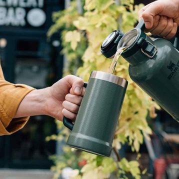 Stanley 700 ml Yeşil Adventure Vakumlu Termos