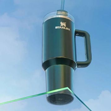 Stanley Quencher 1.18 lt Metalik Yeşil Pipetli Termos