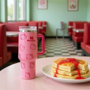 Stanley Quencher X Hello Kitty Pembe 1.18 lt Pipetli Termos