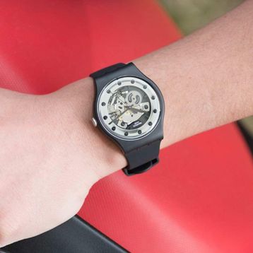 Swatch SUOZ147 Unisex Kol Saati