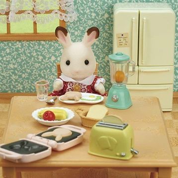 Sylvanian Families 5444 Kahvaltı Seti Figür