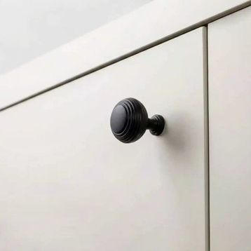 System 32 mm SY1937 0032 AL6 Siyah Düğme Kulp