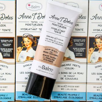 theBalm Anne T. Dotes Lighter Nemlendirici Fondöten