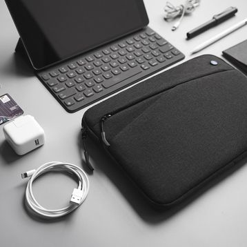 Tomtoc A18-A01D-007 10.5 inç Apple iPad-Samsung Tablet Çantası