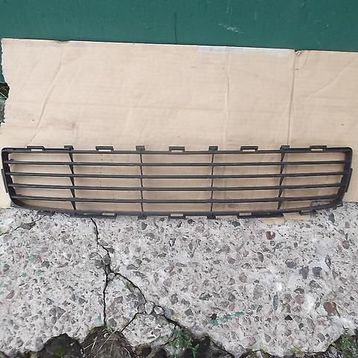 Toyota Auris 2007-2010 Ön Tampon Panjuru