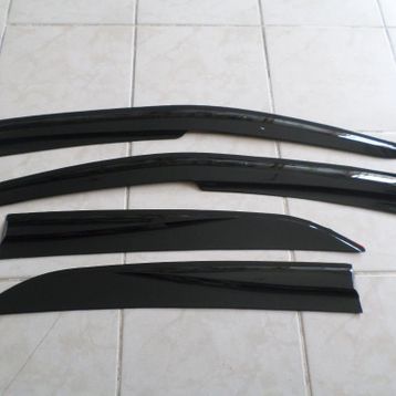 Toyota Corolla 2007-2012 Cam Rüzgarlığı