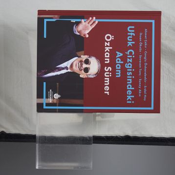 Ufuk Çizgisindeki Adam Özkan Sümer