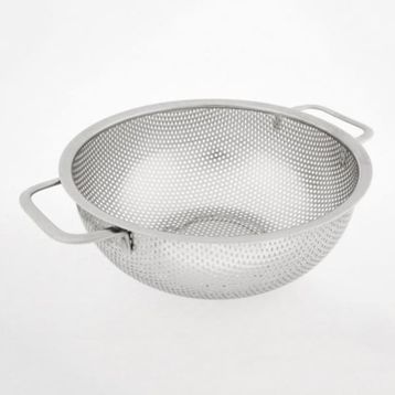 UN 009A 22.5 cm İki Kulplu Süzgeç