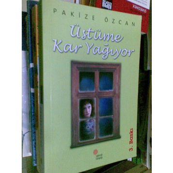 Üstüme Kar Yağıyor - Pakize Özcan