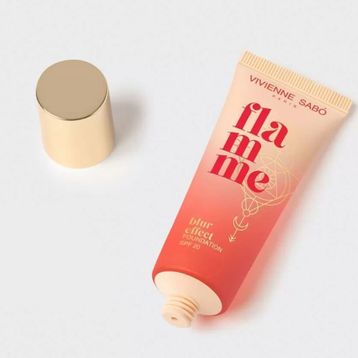 Vivienne Sabo Flamme Blur Effect SPF 20 03 Beige Medium Coverage Radiant Satin Finish Fondöten
