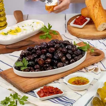 Yöre 231-260 Kalibre 1 kg Gemlik Mega Siyah Zeytin