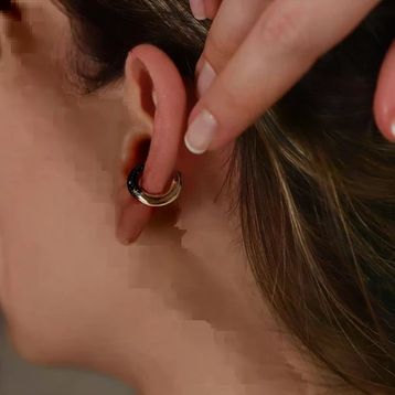 Yuvarlak Siyah Zirkon Taşlı Rose Gold Kaplama Gümüş Kıkırdak Küpe