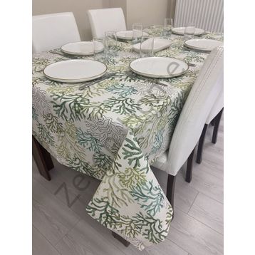 Zeren Home Sıvı Geçirmez Dertsiz Yeşil Mercan Desenli 150x260 cm Masa Örtüsü