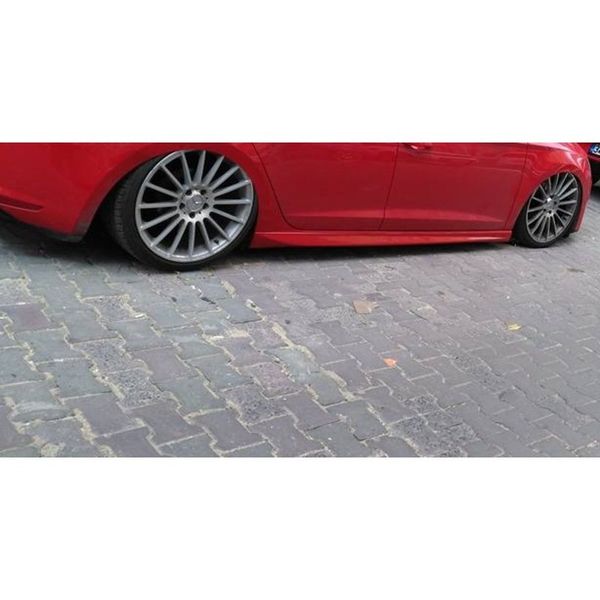 Toyota Auris Plastik Yan Marşpiyel